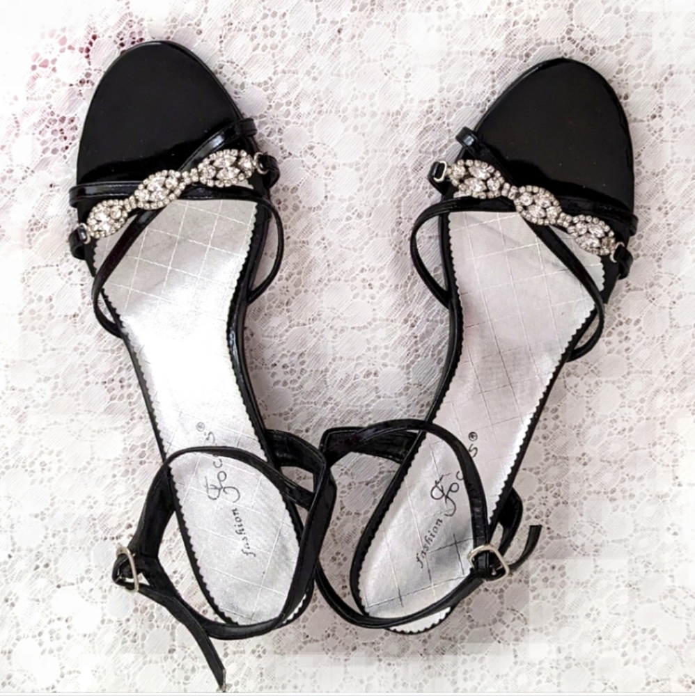 *🌹 Vintage Party Sandals in Black 3 Inch Heels Size 9 + Additional 2 Heel Tips